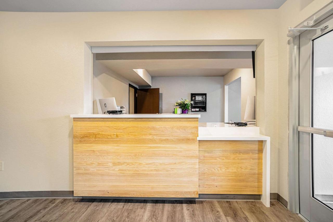 Woodspring Suites Naples Golden Gate Exterior foto