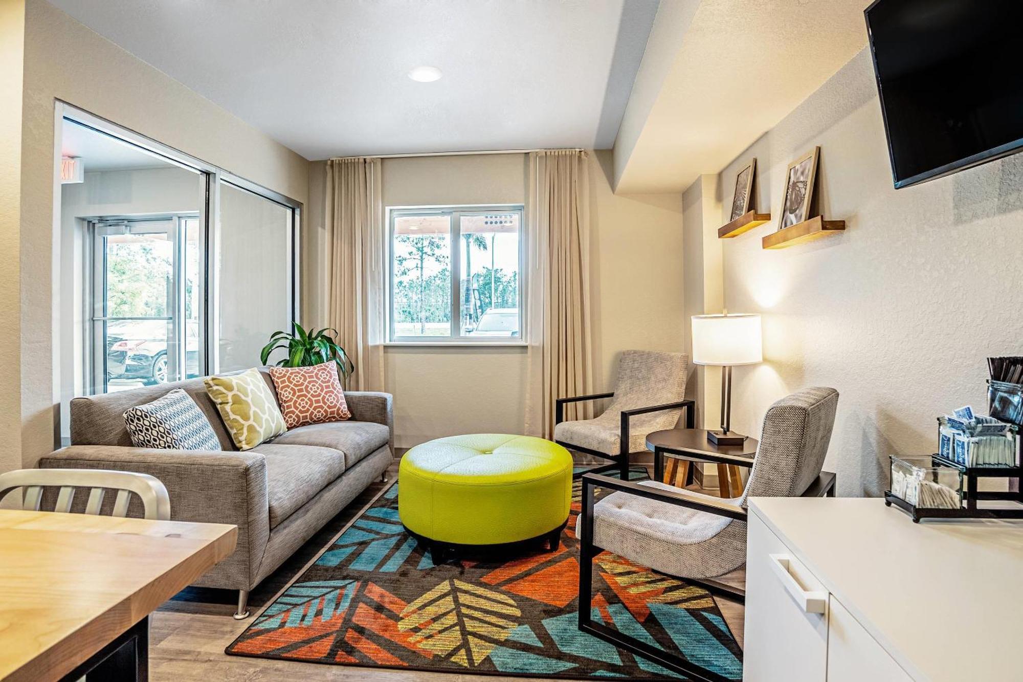 Woodspring Suites Naples Golden Gate Exterior foto